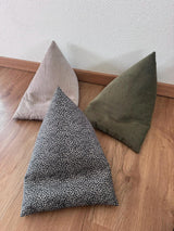 Bücherkissen aus Cord über 45 Designs/Farben | Pyramidenkissen Tablet Kissen | Buchstütze | Lesekissen | iPad & E-Reader Halter | Buchhalter